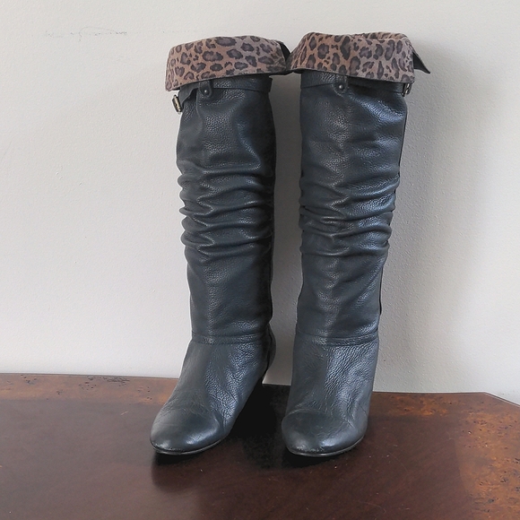 Real leather boots from Korea size 24cm, 7US. - Picture 2 of 16